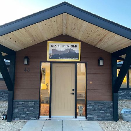 Bears Den Guest House Churchill Bagian luar foto