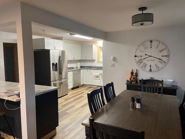 Bears Den Guest House Churchill Bagian luar foto