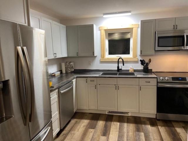 Bears Den Guest House Churchill Bagian luar foto